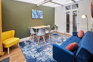 House | 9 bedrooms - Host Stay Ocean House (South Shields)