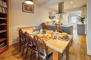 House - Host Stay The View at Orchard View (Ashbourne)
