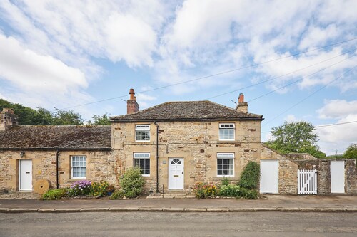 Host Stay North Cottage