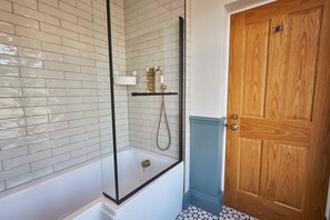 2 bedrooms - Host Stay Fauna (Whitby)