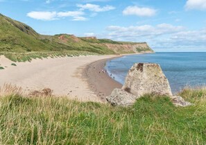 View from room - Apartments in Skinningrove, Cattersty Sands Beach (Saltburn-by-the-Sea)