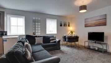 Standard Room (Driftwood) | 2 bedrooms, desk, iron/ironing board, free cots/infant beds