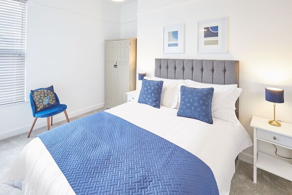 شقة | 2 عدّة غرف نوم ومكتب