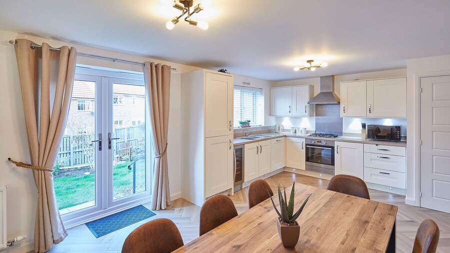 Host Stay Redsky House