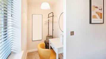 Apartment | 2 Schlafzimmer, Schreibtisch