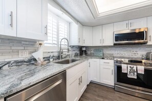 Kochgeschirr/Geschirr/Besteck