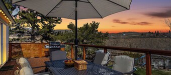 Family of 8 Mountain Vacation: Gym, Office & Volleyball 5 Mins to Downtown!