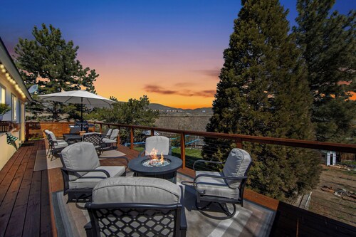 Family Winter Oasis w/Fire Pit & Private Office