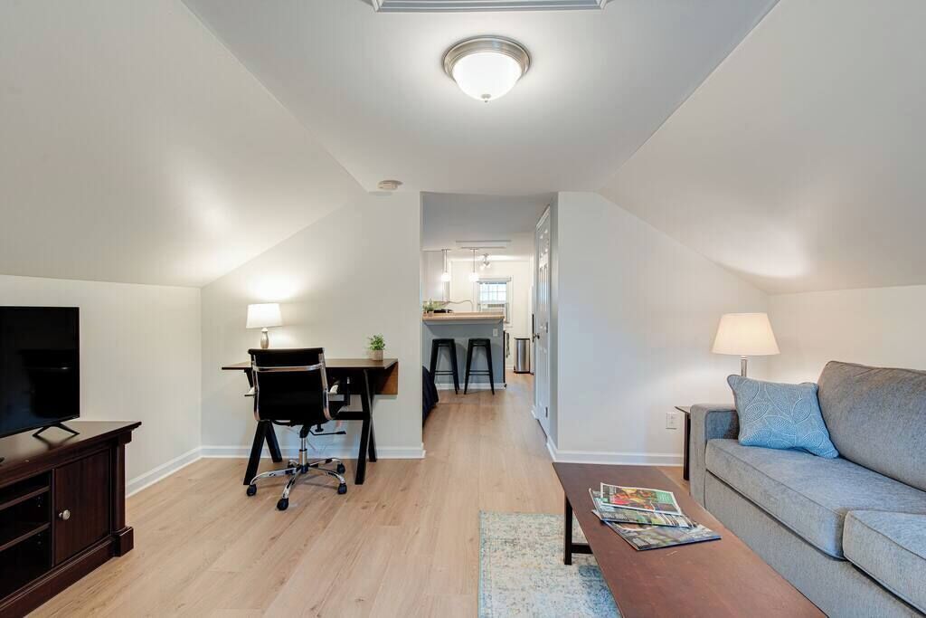 Quaint Studio in Sylvan Park