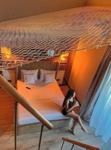 Exclusive location on the lake