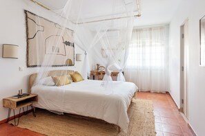 4 bedrooms, iron/ironing board, travel crib, WiFi