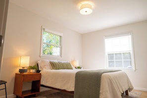 3 bedrooms, free WiFi, bed sheets