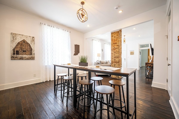 Walkable/short Uber to Lucas Oil / Downtown