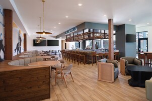酒吧（店内）