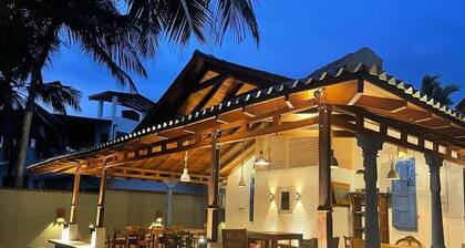 Ocean Gateway Dickwella -Private Beachfront Villa.