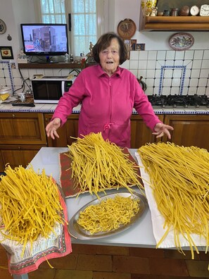 Fridge, oven, stovetop, coffee/tea maker - Sagrantino Experience (Giano Dell'umbria)