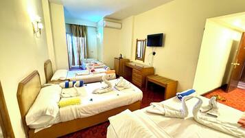 10 bedrooms, in-room safe, iron/ironing board, free WiFi