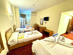 10 slaapkamers, een kluis op de kamer, een strijkplank/strijkijzer
