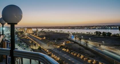 Relax and Enjoy unforgettable stay With the magnificent View of Nile and Temples