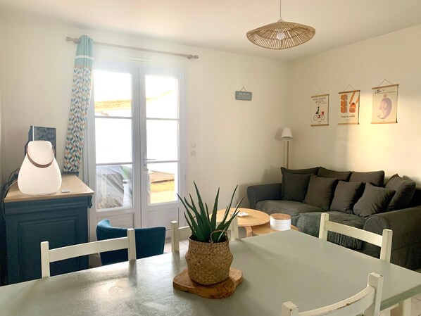 Interior - . (Le Bois-Plage-en-Ré)