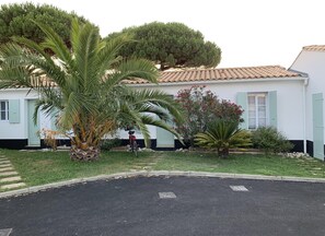 Property grounds - . (Le Bois-Plage-en-Ré)