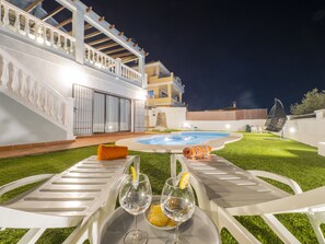 Terrace/patio - Cubo's Villa Gabriela Family  / Free Wifi / Private Pool / jacuzzi (Coín)