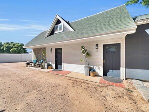 Exterior - The Wellness Loft Studio 2
Pool - Gym (Mesa)