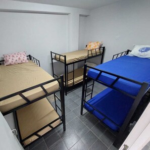 Free wired internet, bed sheets - Hostel Vila Brás  (São Paulo)