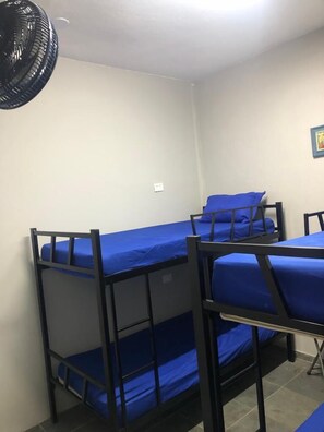 Basic Shared Dormitory | Free wired internet, bed sheets - Hostel Vila Brás (São Paulo)
