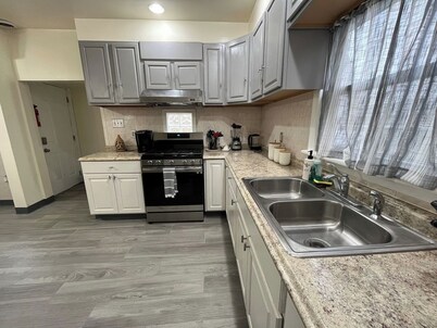 Chelsea Cabana- Close to Tropicana and Boardwalk!