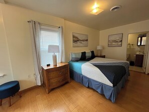 5 bedrooms, iron/ironing board, WiFi, bed sheets