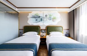 Chambre Affaires avec lits jumeaux | Matelas mémoire de forme, décoration personnalisée