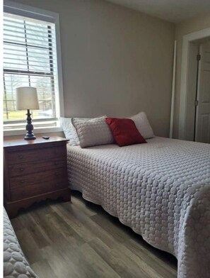 2 bedrooms, desk, iron/ironing board, free WiFi