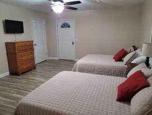 2 Schlafzimmer, Schreibtisch, Bügeleisen/Bügelbrett, kostenloses WLAN