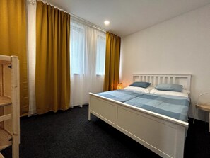 8 Schlafzimmer, WLAN, Bettwäsche