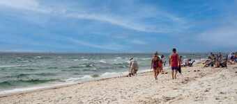 New Home close to Beach, Bike Path, and Sleeps 10! ☀️ 🏖