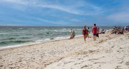 New Home close to Beach, Bike Path, and Sleeps 10! âïž đ