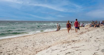 New Home close to Beach, Bike Path, and Sleeps 10! ☀️ 🏖