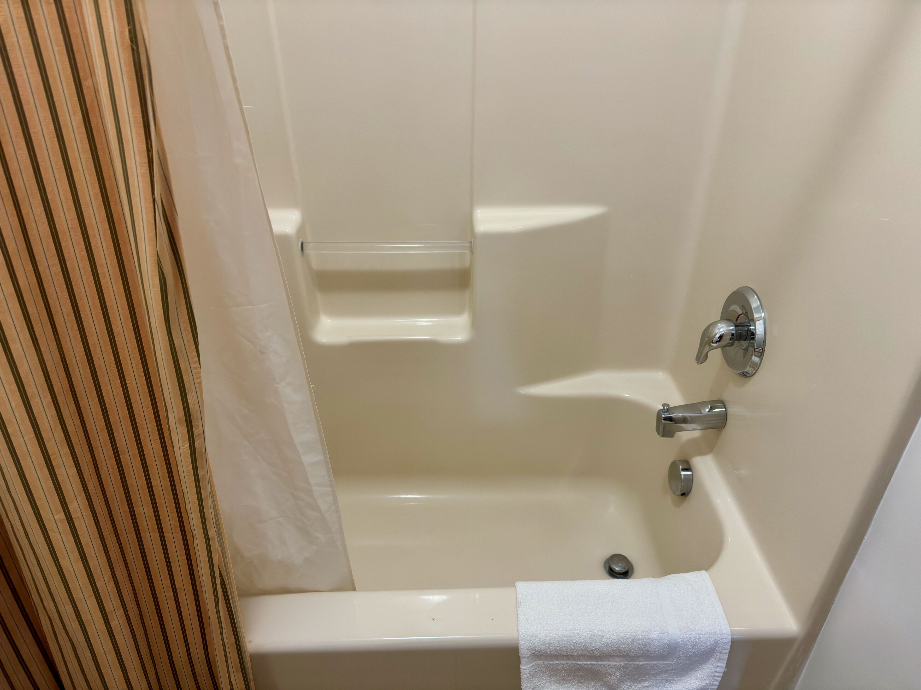 Standard Suite | Bathroom
