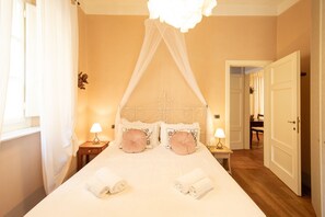 2 slaapkamers, een strijkplank/strijkijzer, gratis wifi, beddengoed