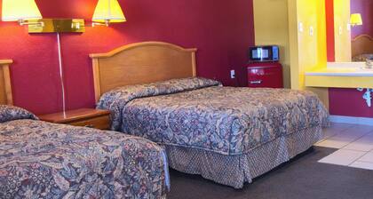 Relax Inn By OYO Sulphur Hwy 90