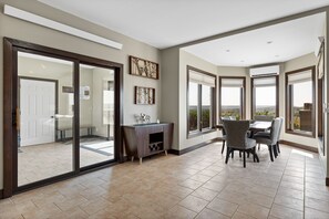 奢華獨棟房屋, 4 間臥室, 熱水浴缸, 山景 | 餐廳