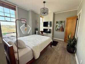 1 soverom, skrivebord, wi-fi (inkludert) og sengetøy