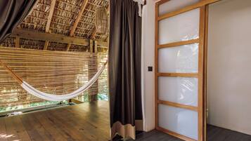 2 bedrooms, memory foam beds, soundproofing, free WiFi