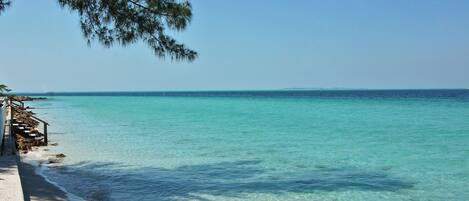 Sun-loungers, beach towels
