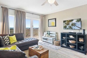 TV, DVD player, offices - Ocean Views~Boardwalk Access~Large Community Pool (Port Aransas)
