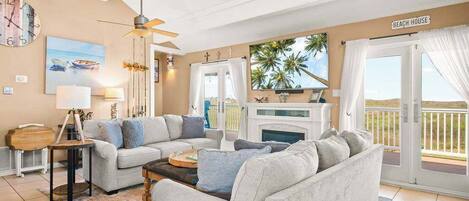 Télévision, cheminée, lecteur de DVD, espaces bureaux