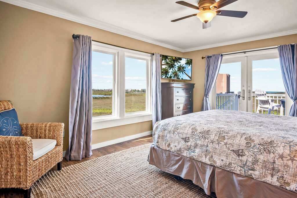 5 bedrooms, iron/ironing board, travel crib, WiFi