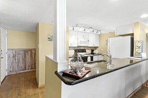 Fridge, microwave, oven, stovetop - Sea Escape-Boardwalk Access~Large Community Pool! (Port Aransas)