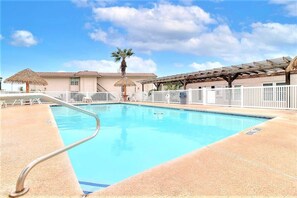 Pool - Sea Escape-Boardwalk Access~Large Community Pool! (Port Aransas)